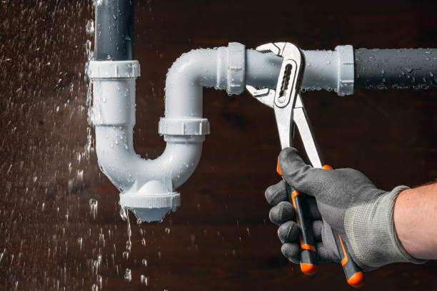 Professional Plumbing technician working in Wewoka, OK
